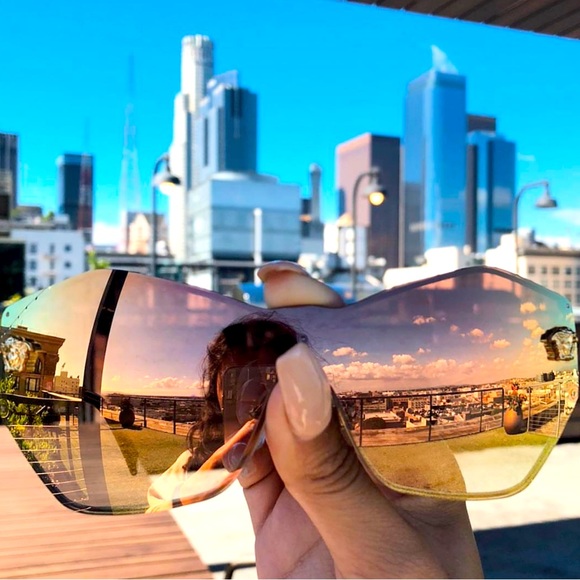 Posh Plug, Priscilla!🔌 Come Shop ALL Authentic Luxury Bags/Beauty Brands!!! 👜🫶🏼💄 - Picture 12 of 15